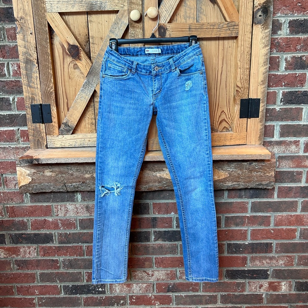 Girl’s Levi’s skinny jeans.  Size 16.